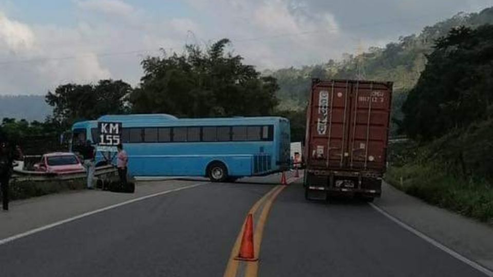 Continúa bloqueo en la carretera Las Choapas-Tuxtla Gutiérrez