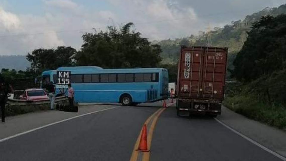 Continúa bloqueo en la carretera Las Choapas-Tuxtla Gutiérrez