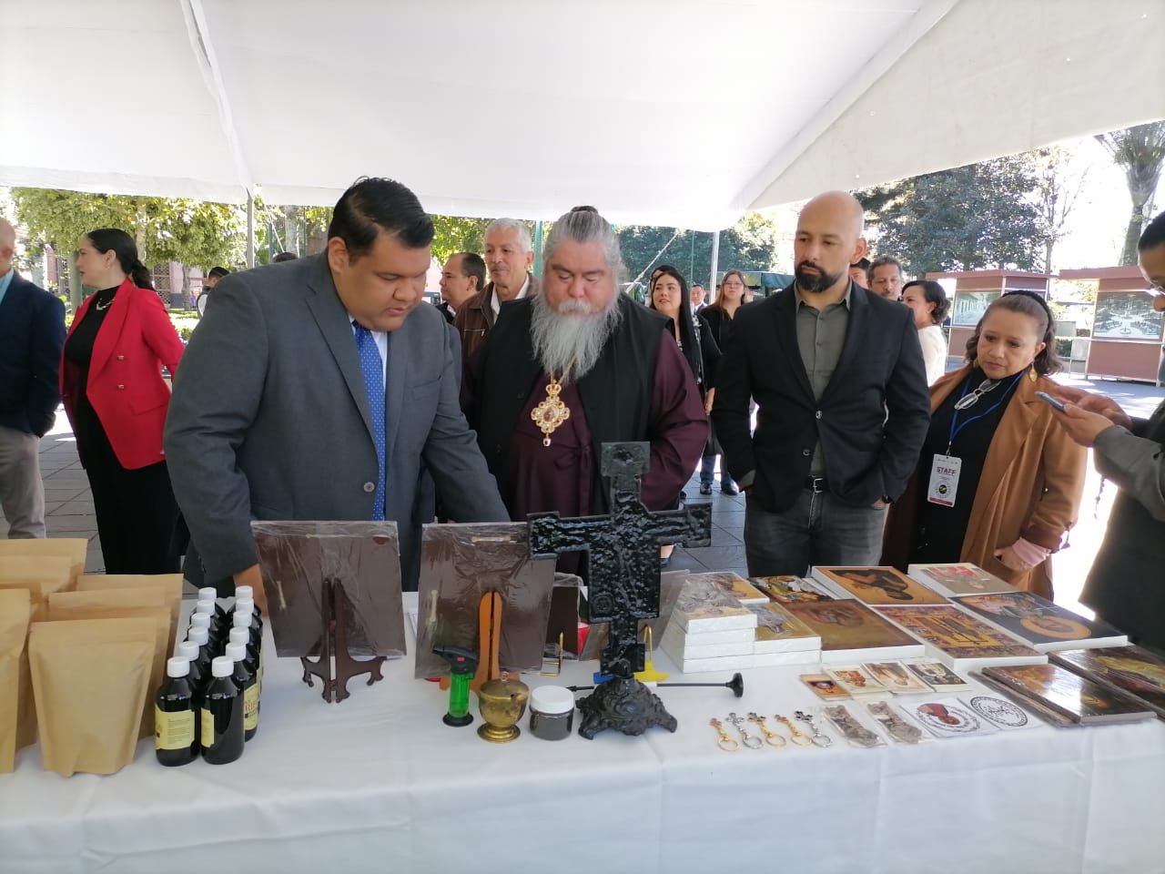 Llevan a cabo “Feria regional interreligiosa” en parque Juárez de Xalapa