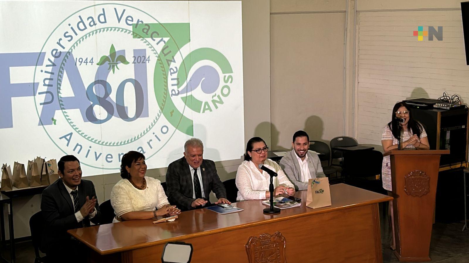 En festejo de 70 años de la Facico de la UV, homenajean a catedráticos