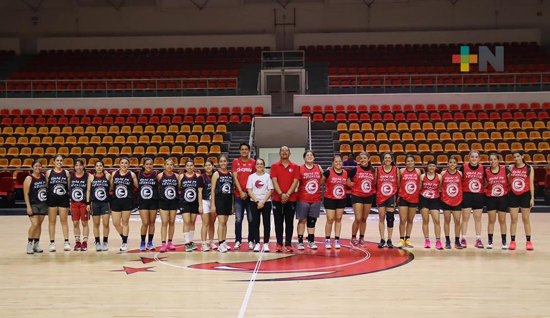Se enfrentaron las mejores jugadoras de la Liga Nocturna Halcones Rojos