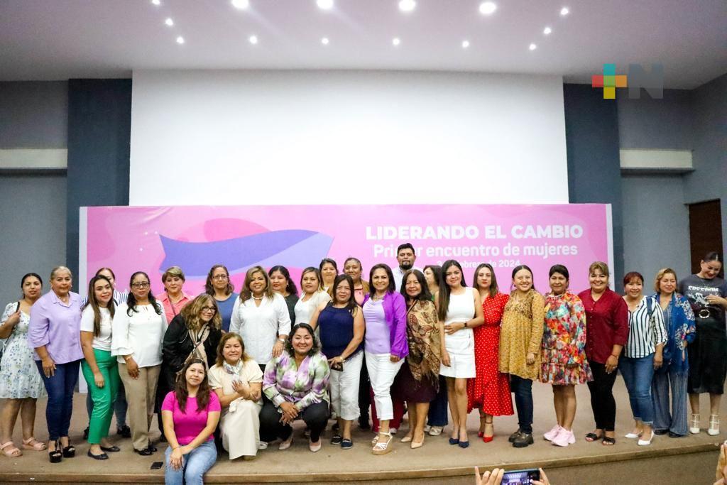Realizan Primer Encuentro de Mujeres «Liderando el Cambio»