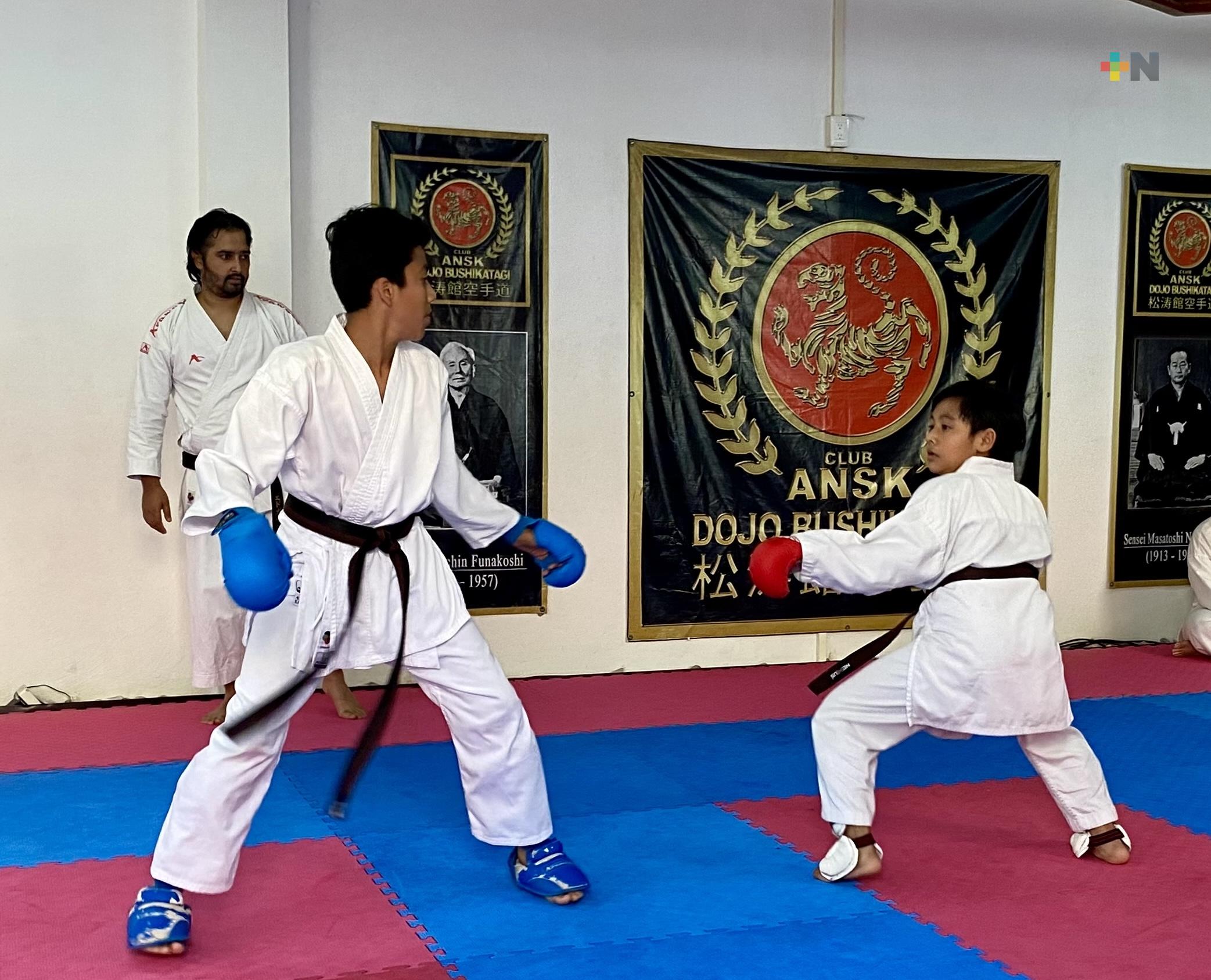 Karatecas de Bushikatagi Coatzacoalcos participarán en selectivo estatal