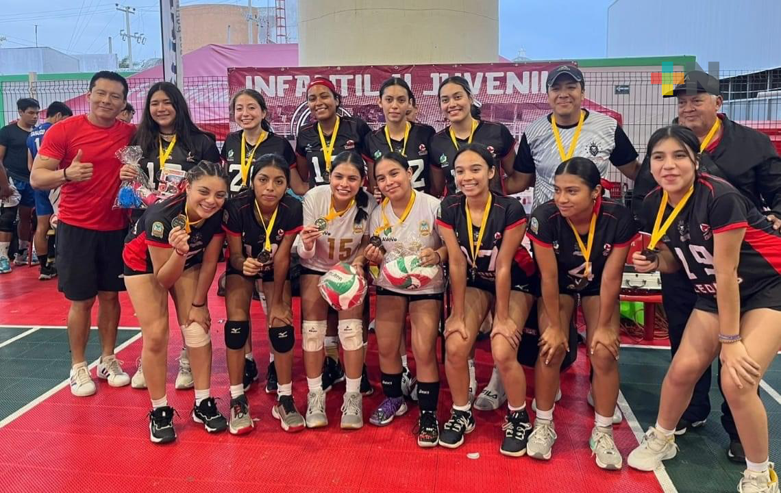 ¡Rugen! Leonas de Coatzacoalcos en cuarta etapa del Circuito de Voleibol del Sureste