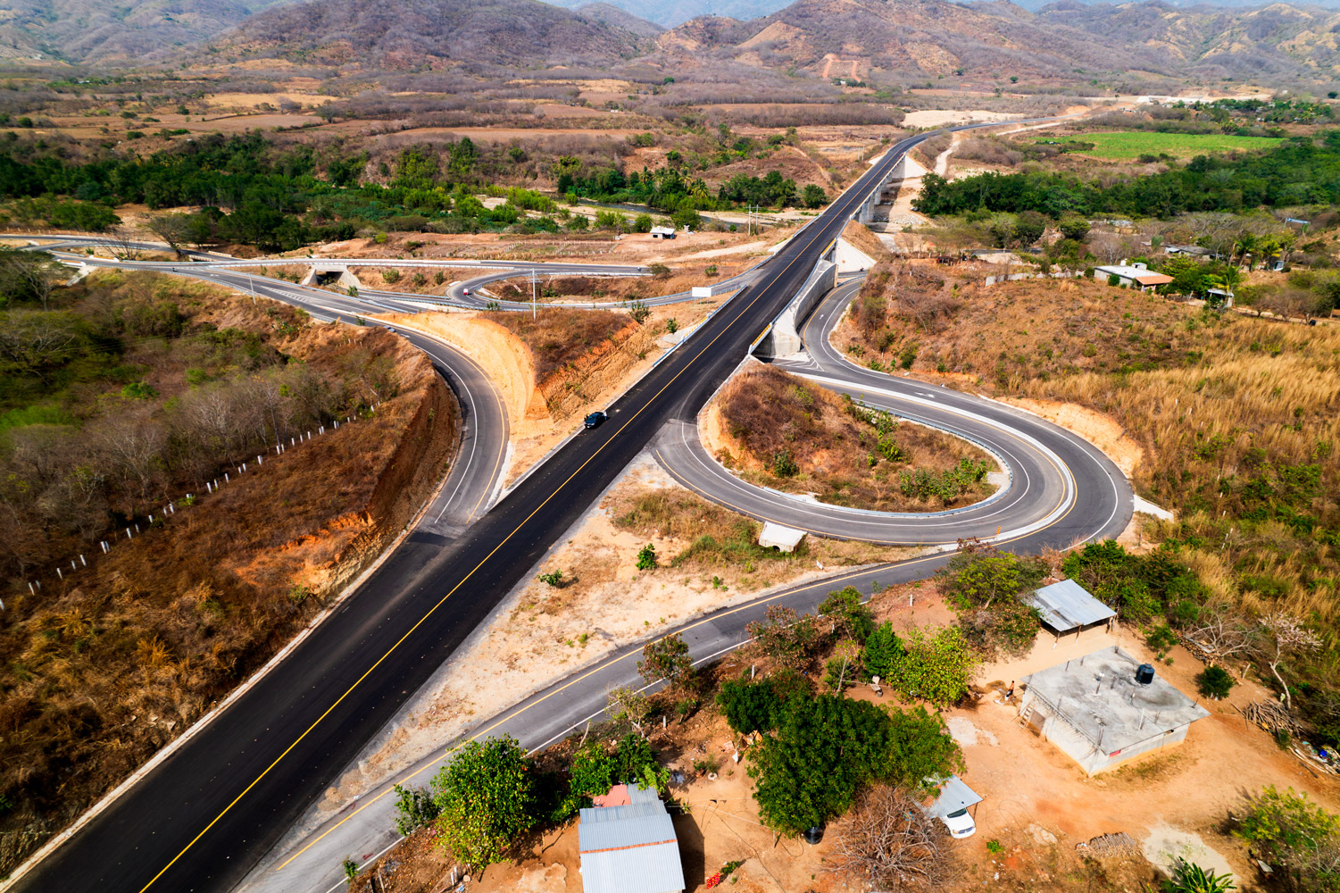 Presidente inaugura carretera Barranca Larga – Ventanilla en Oaxaca