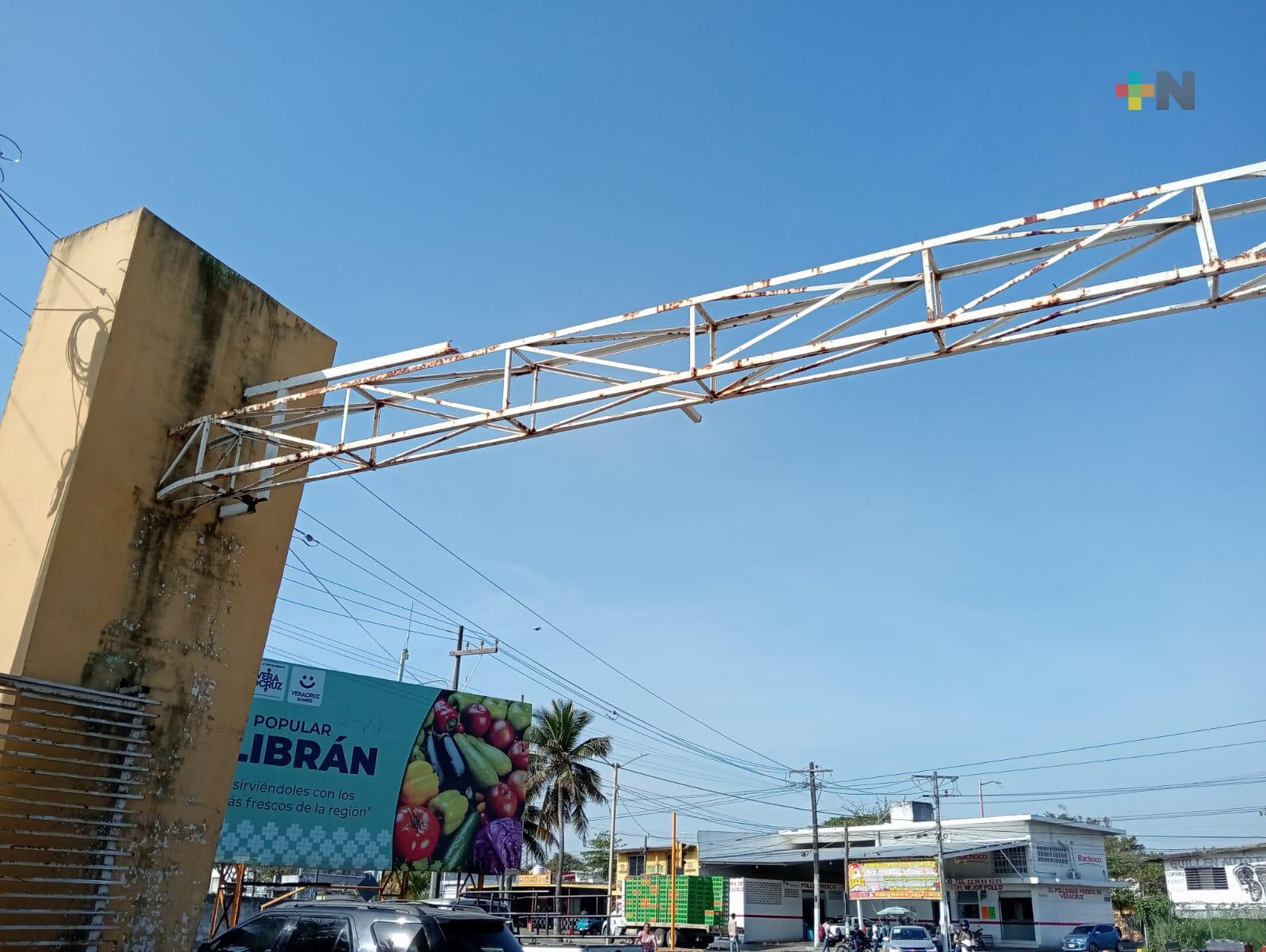 Riesgo en mercado de Veracruz puerto por estructura dañada