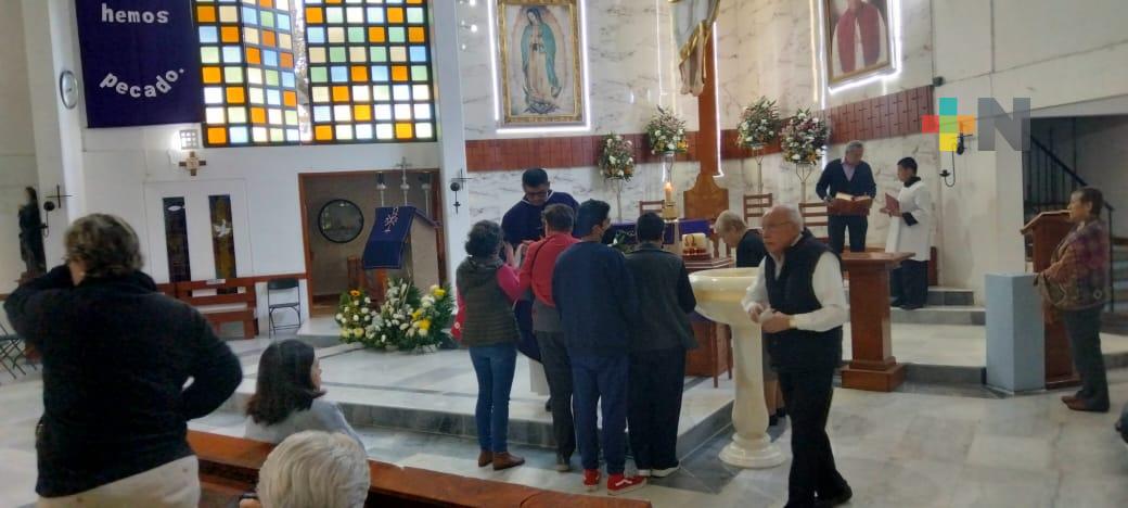 Iglesia católica inicia Cuaresma con unción de la ceniza; fieles acuden a templos