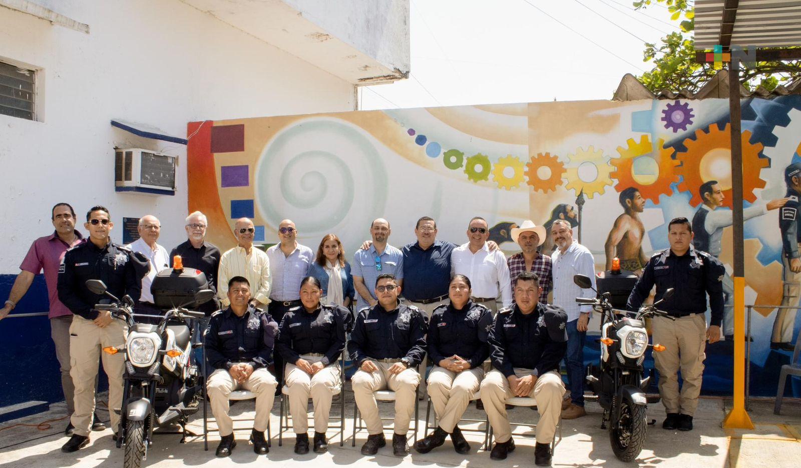 Observatorio Ciudadano de Coatza entrega dos motopatrullas más al municipio