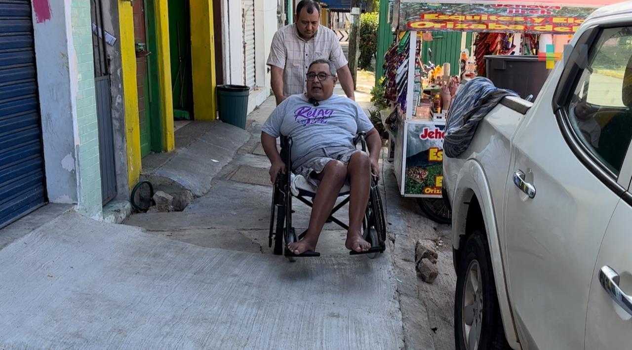 Denuncian construcción de rampa que afecta tránsito de personas con discapacidad
