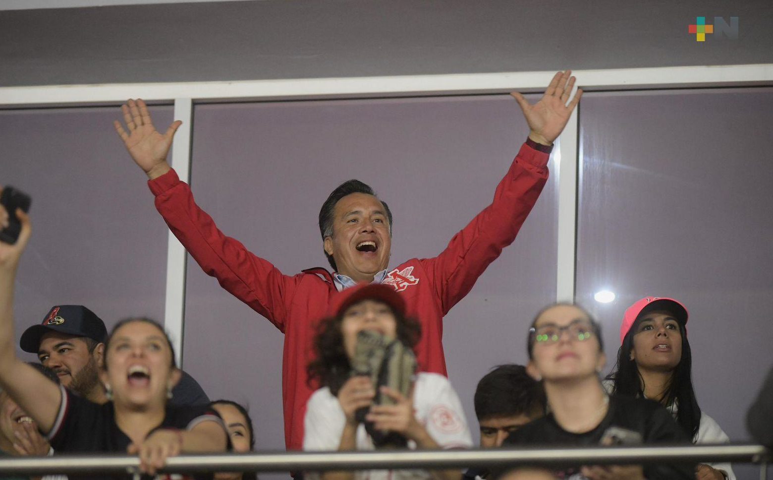 Festeja Cuitláhuac García llegada del softbol femenil profesional a Veracruz