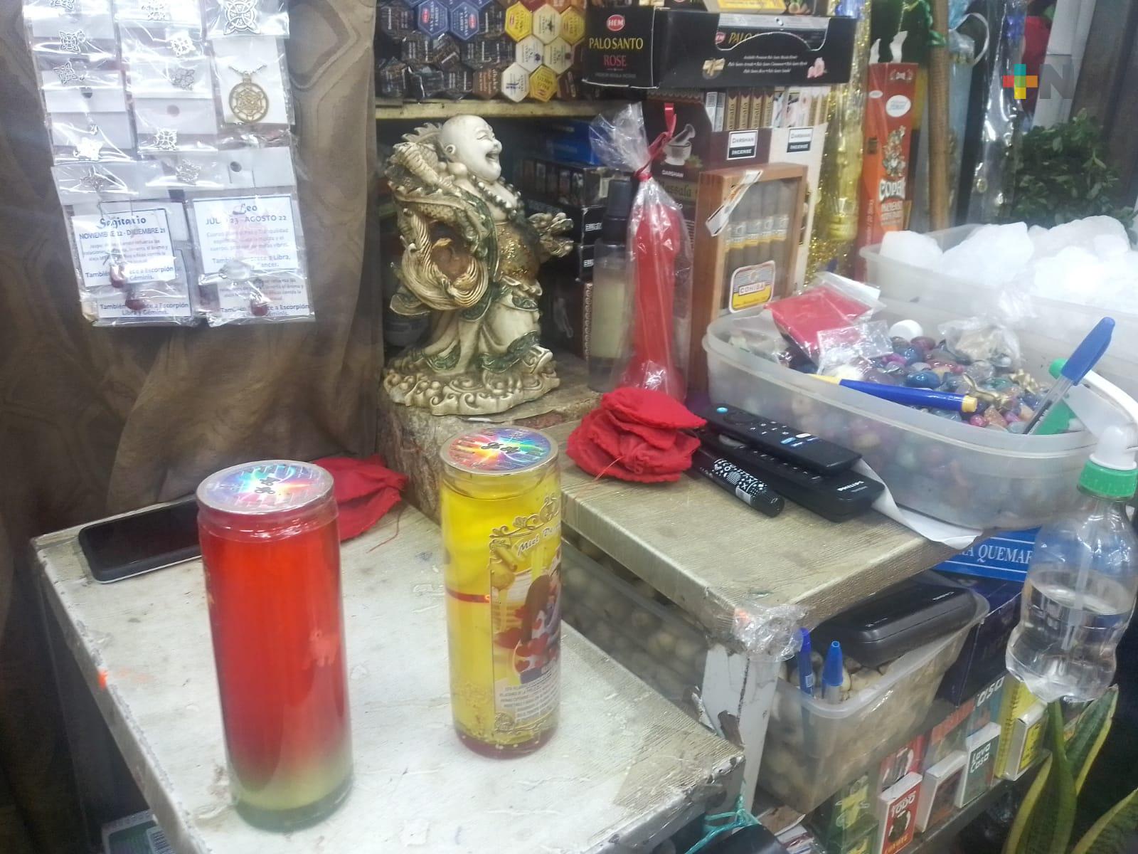 «Amarres» lo que más piden y venden en mercados esotéricamente en febrero