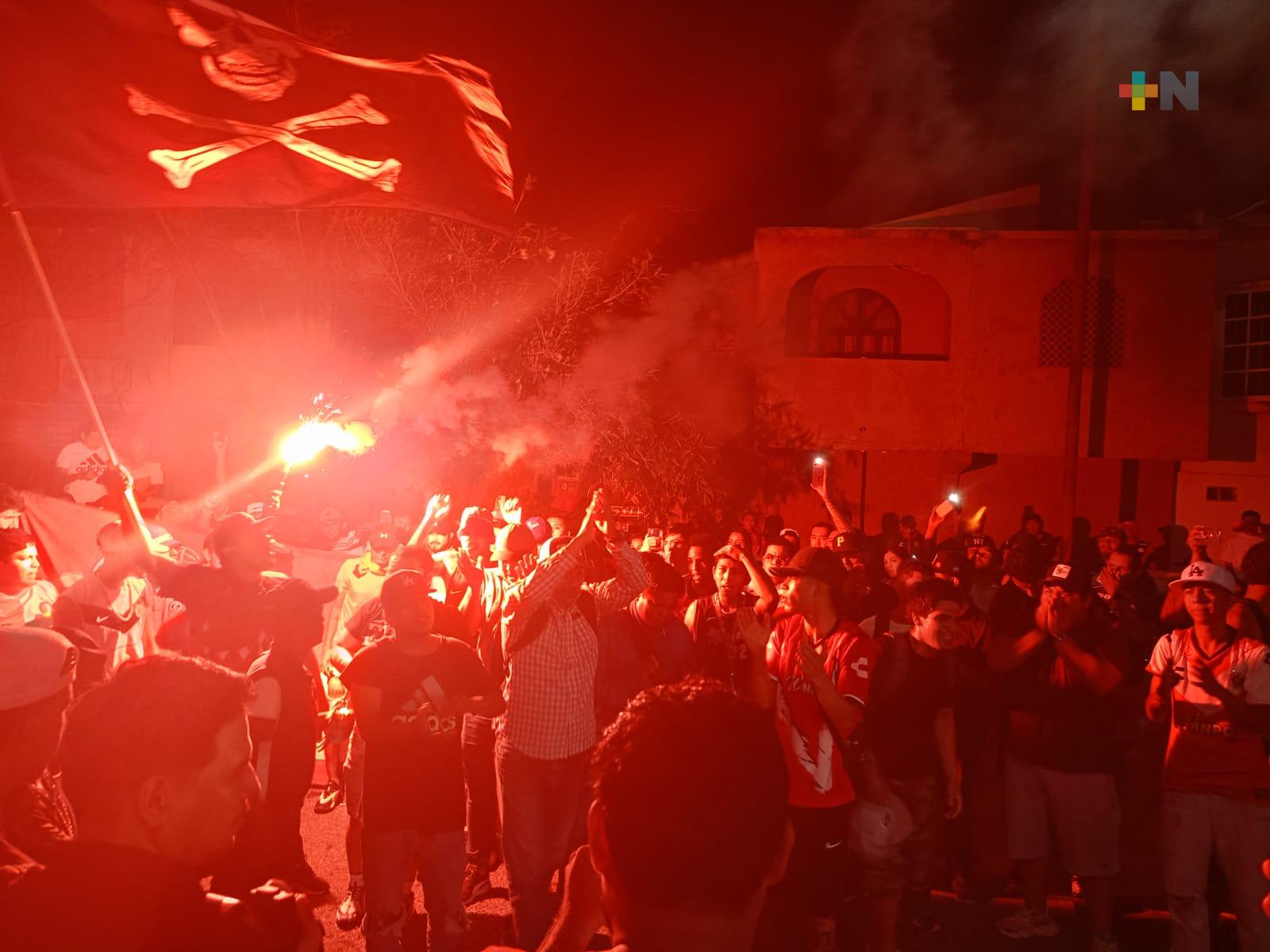 Emotiva despedida brinda la afición veracruzana a Diego «Puma» Chávez