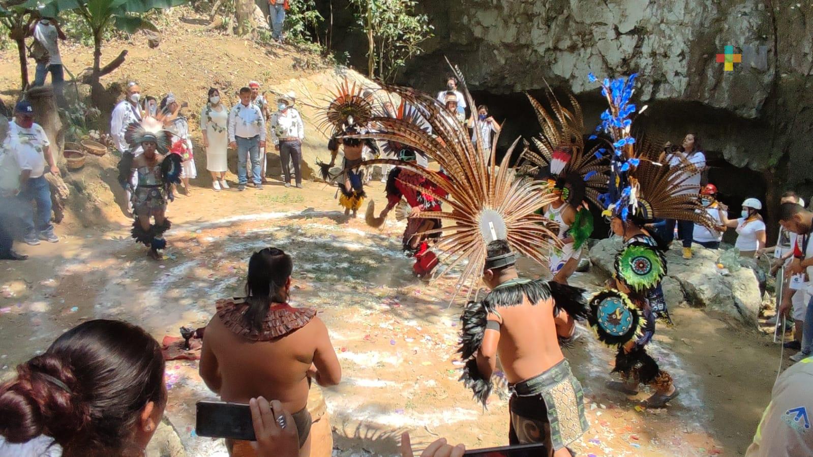 Preparan ritual de Xochitlallis en grutas de Maguey, municipio de Cuitláhuac