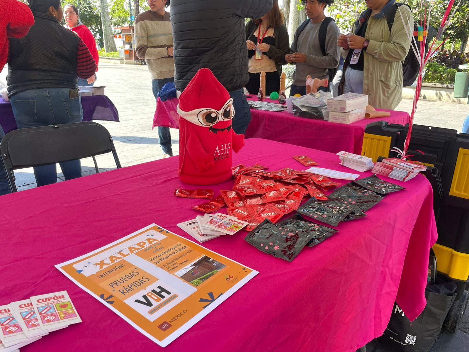 Promueven uso responsable del condón en Xalapa