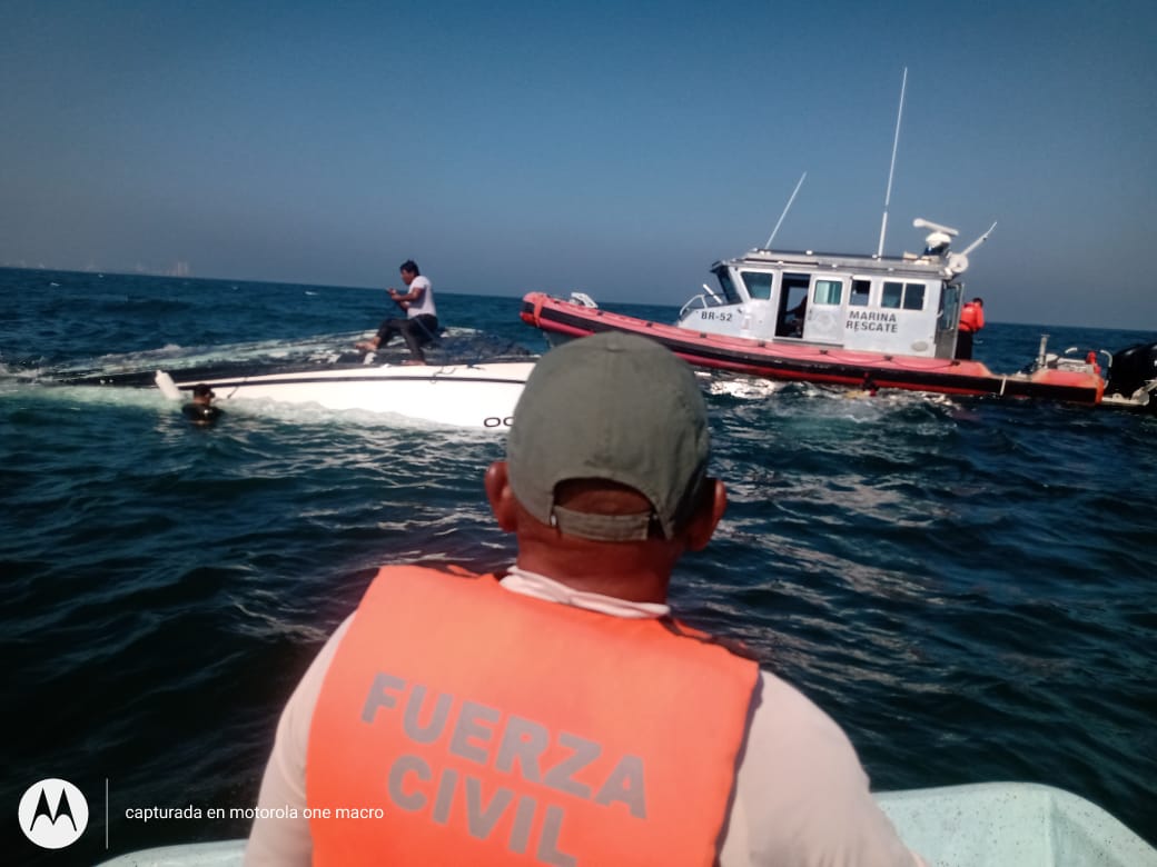 SSP rescata ilesas a personas que naufragaron en río Jamapa
