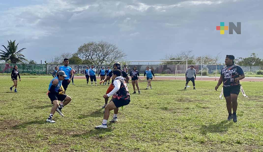 Academia Sharks Coatza,  gana título “Tazón Reyes”