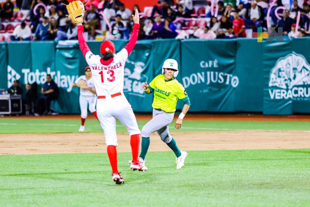 El Águila Femenil venció por pizarra de 4-1 a las Olmecas, en el Beto Ávila