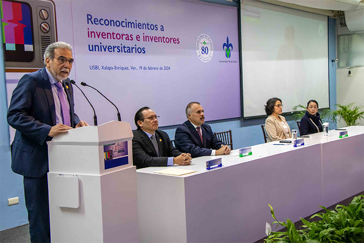 UV reconoció aportaciones científicas de su comunidad