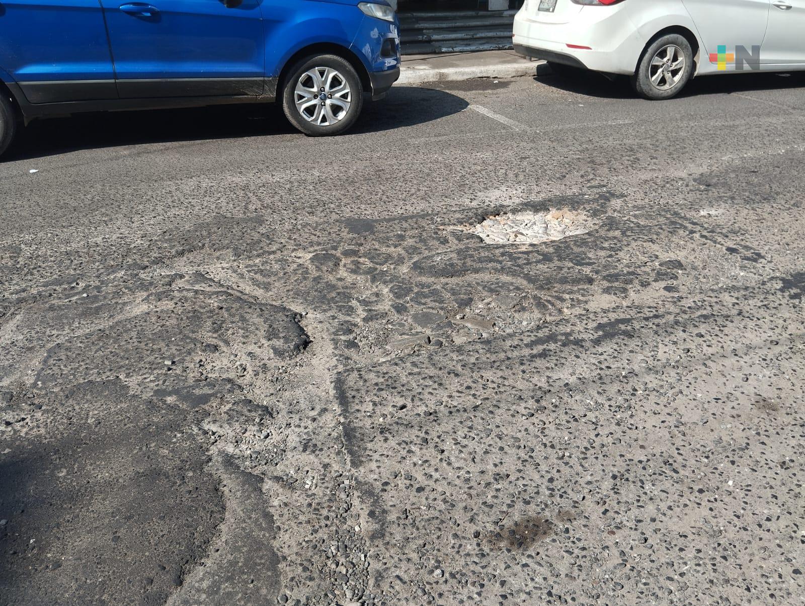 Locatarios de mercados en Veracruz puerto con ventas a la baja exigen reparación de vialidad