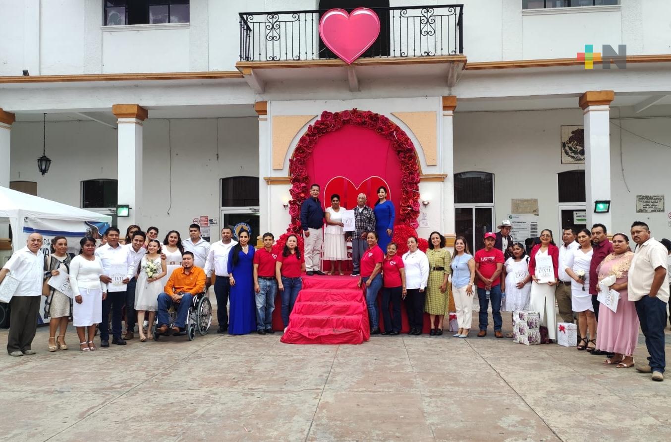 Exitosas Bodas Colectivas «Pétalos de Amor» en el municipio de Cuitláhuac
