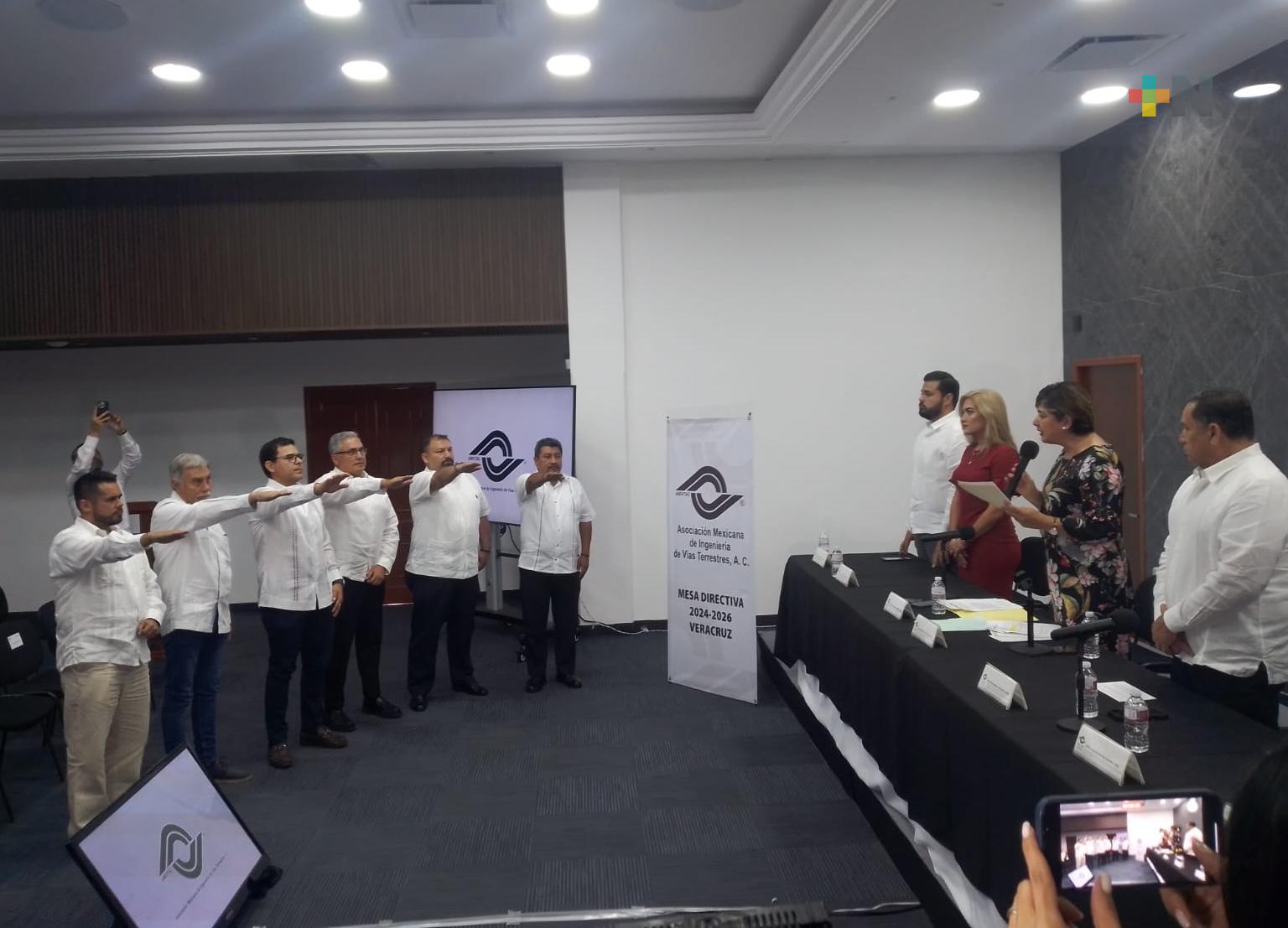 Rinde protesta nueva mesa directiva de la Asociación Mexicana de Ingeniería de Vías Terrestres en Veracruz