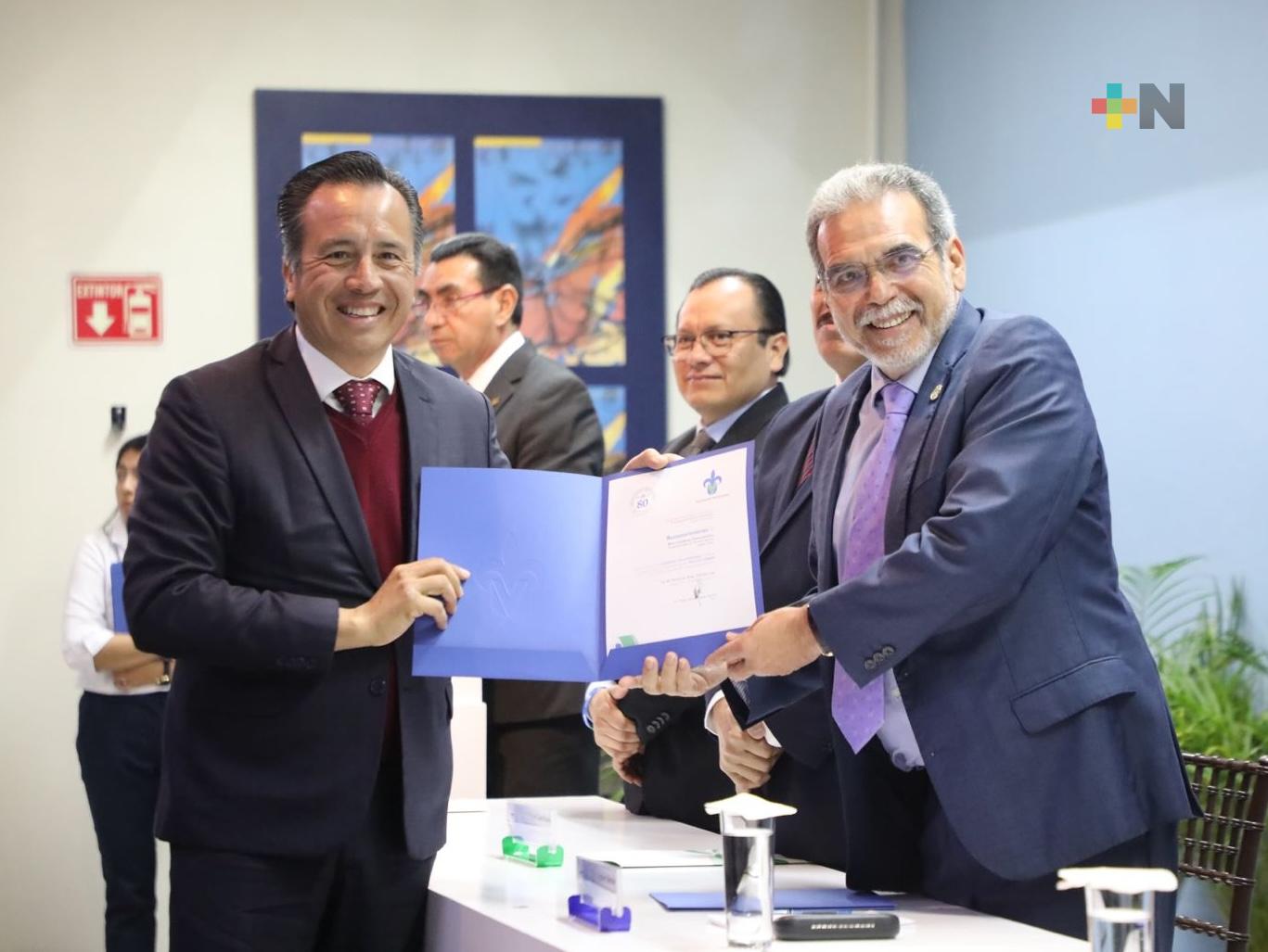 Reconoce UV al gobernador Cuitláhuac García como «Inventor por patente»