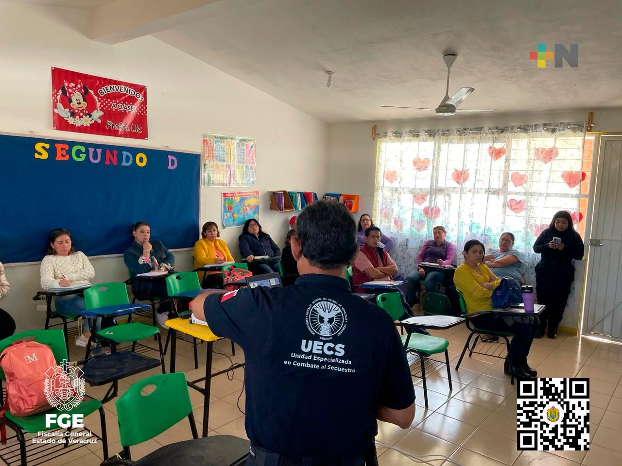 En Chocamán imparte UECS plática relacionada con secuestro y engaño telefónico