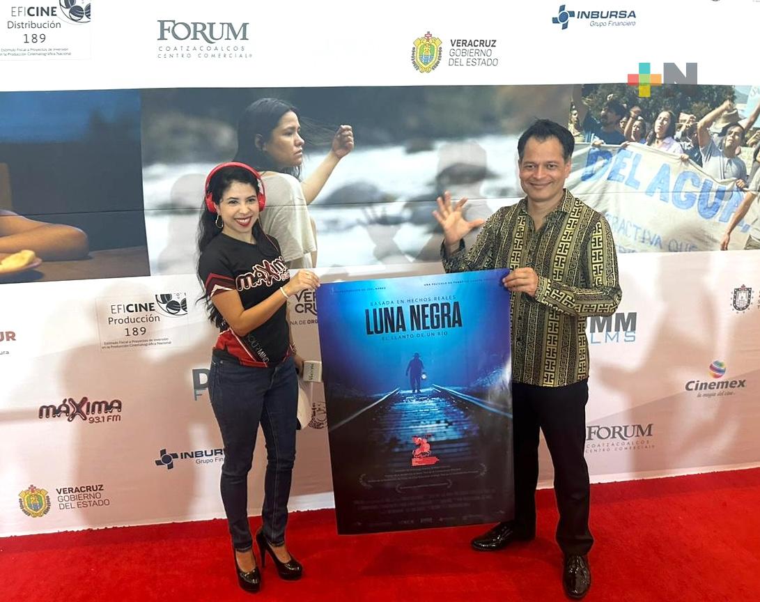 Exhiben exitosamente la película «Luna Negra» en Coatzacoalcos