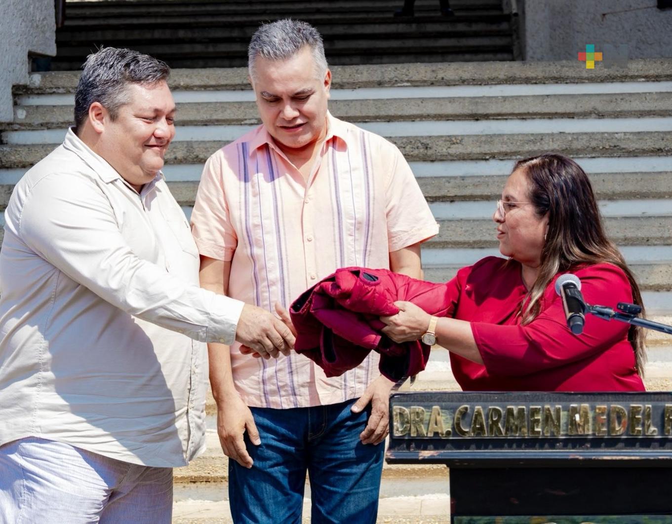 Carmen Medel en Minatitlán suma a regidores de oposición a Morena