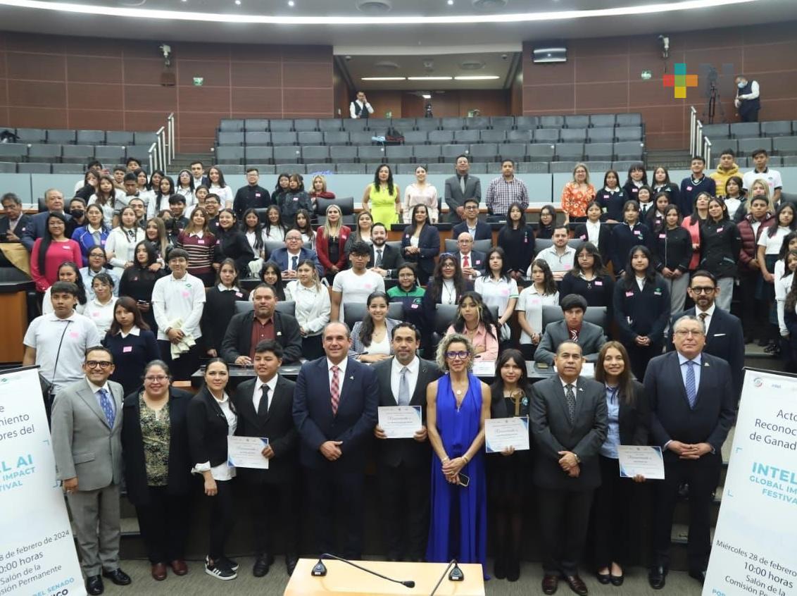 Senado reconoce a estudiantes del Conalep Veracruz ganadores del «INTEL AI Global Impact Festival»