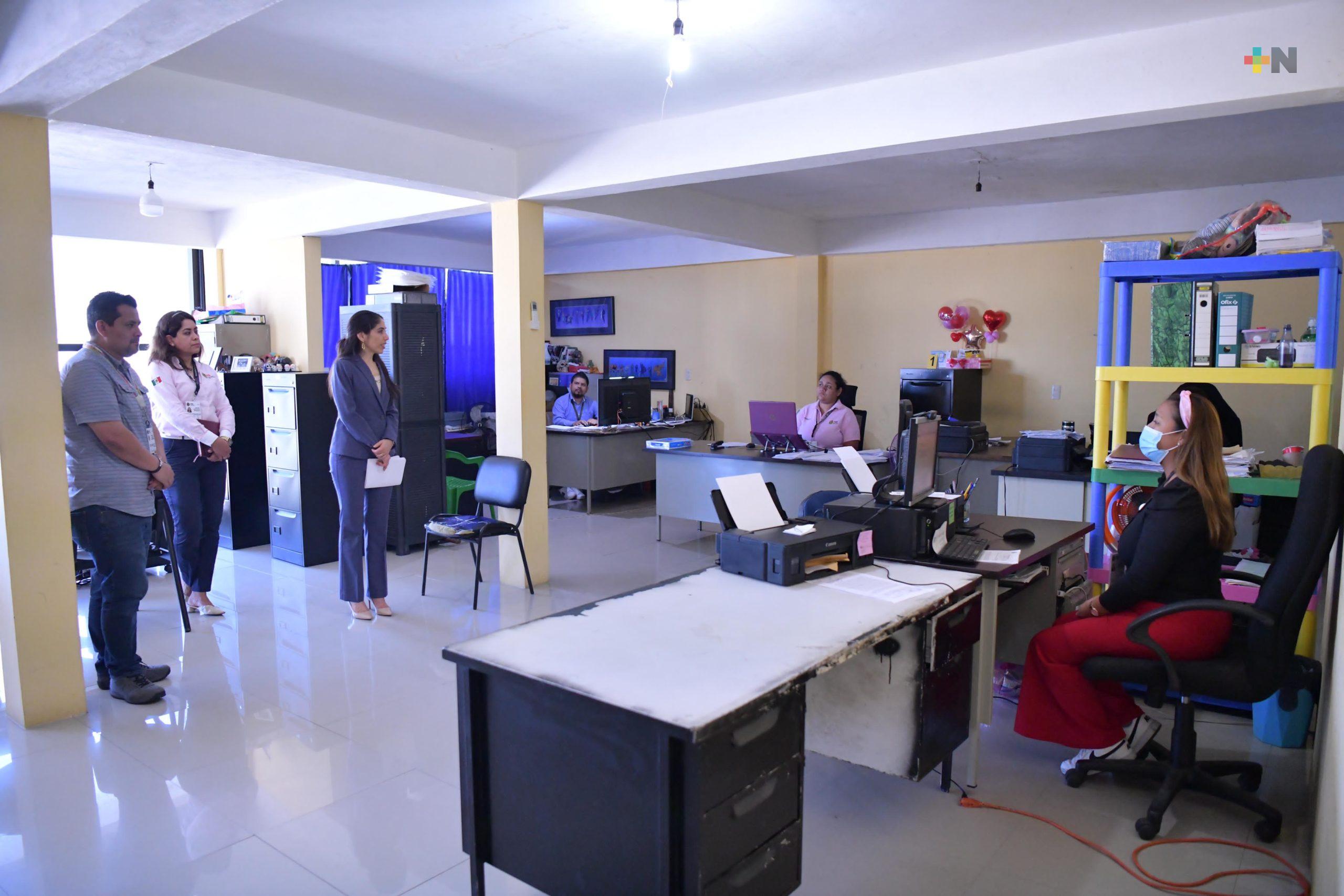 Fiscal general supervisa desempeño en la Unidad Integral de Procuración de Justicia en Acayucan