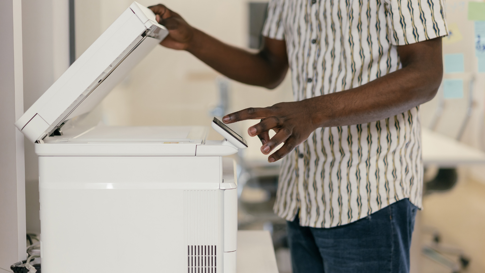 Centros de copiado reactivarán su labor con regreso a clases de universitarios