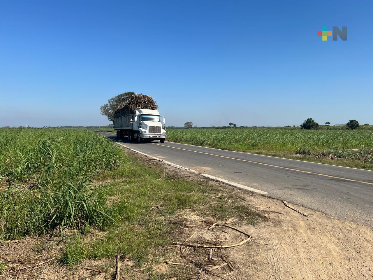 Supervisa Gobernador asfaltado de Acula a El Corte