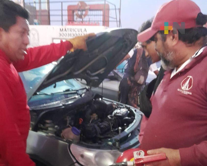 Evitan incendio de automóvil en transbordador de Coatza a Villa Allende