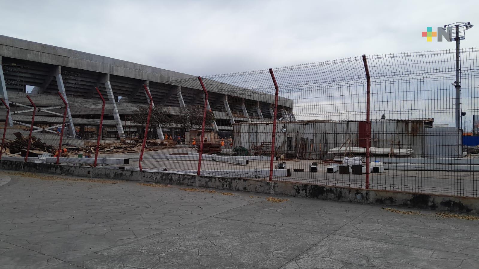Avanza reconstrucción del estadio Luis de la Fuente; concluye colado en gradas