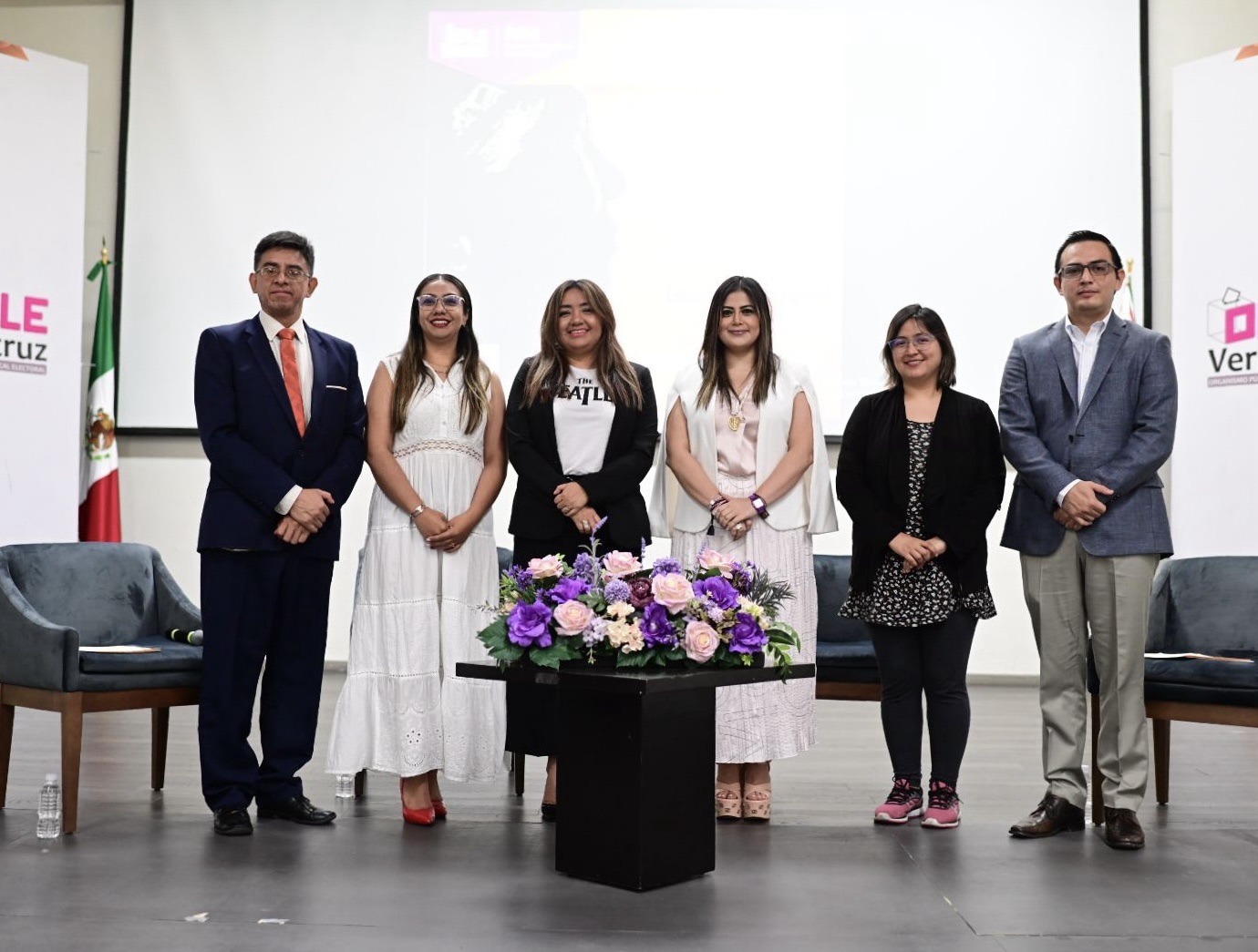 OPLE Veracruz conmemora Día de la Mujer Mexicana con cine-debate