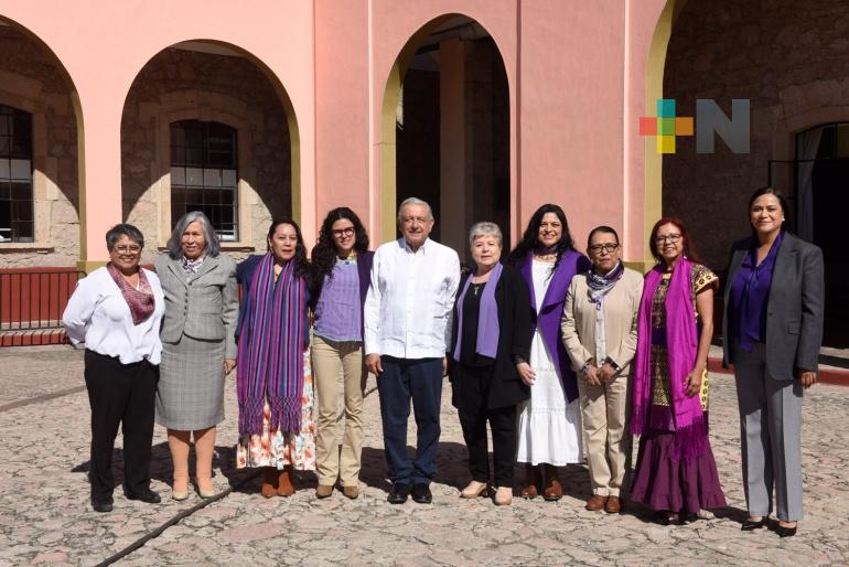 Presidente y funcionarias del gabinete conmemoran Día Internacional de las Mujeres