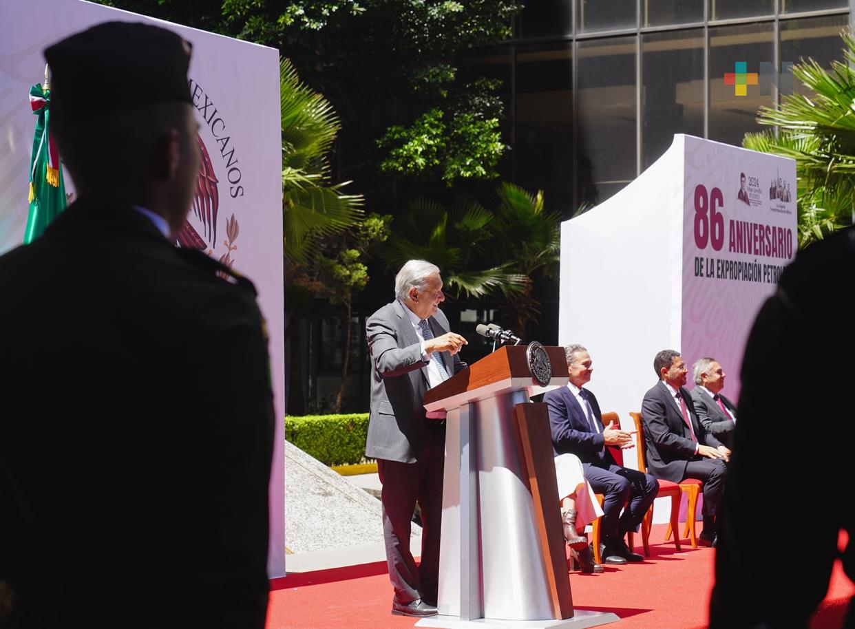 Presidente llama a mantener autosuficiencia en producción petrolera