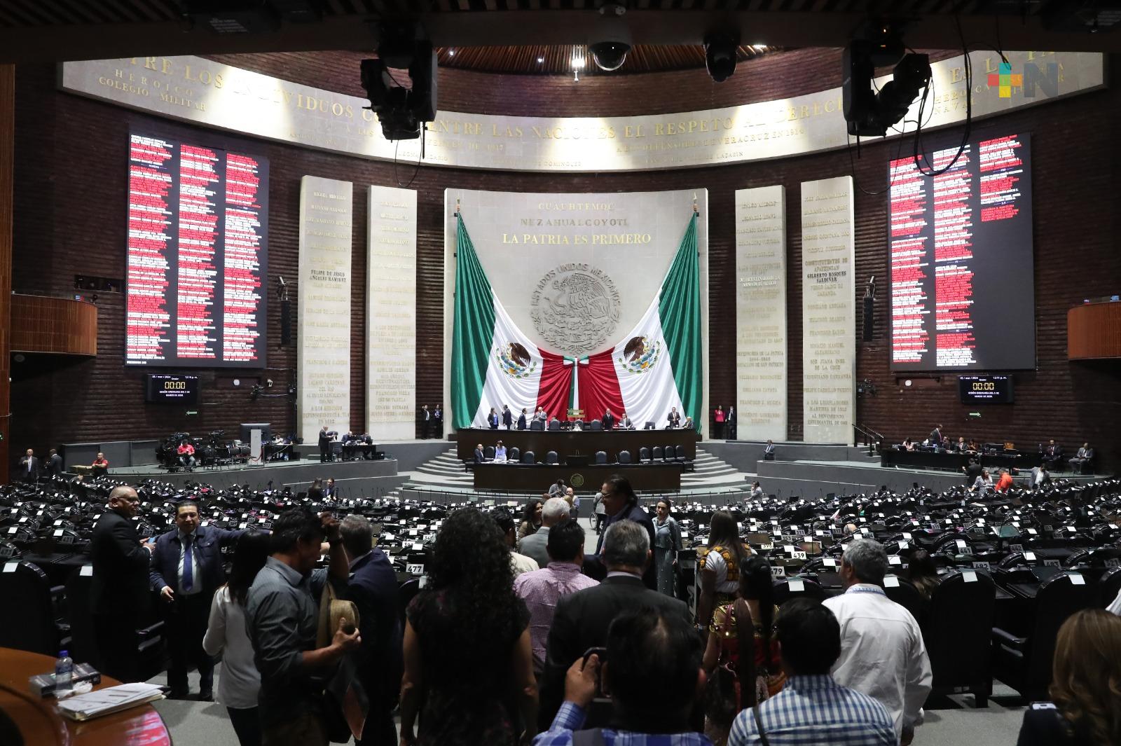 Diputadas y diputados que participarán en elección consecutiva renuncian voluntariamente a apoyos económicos