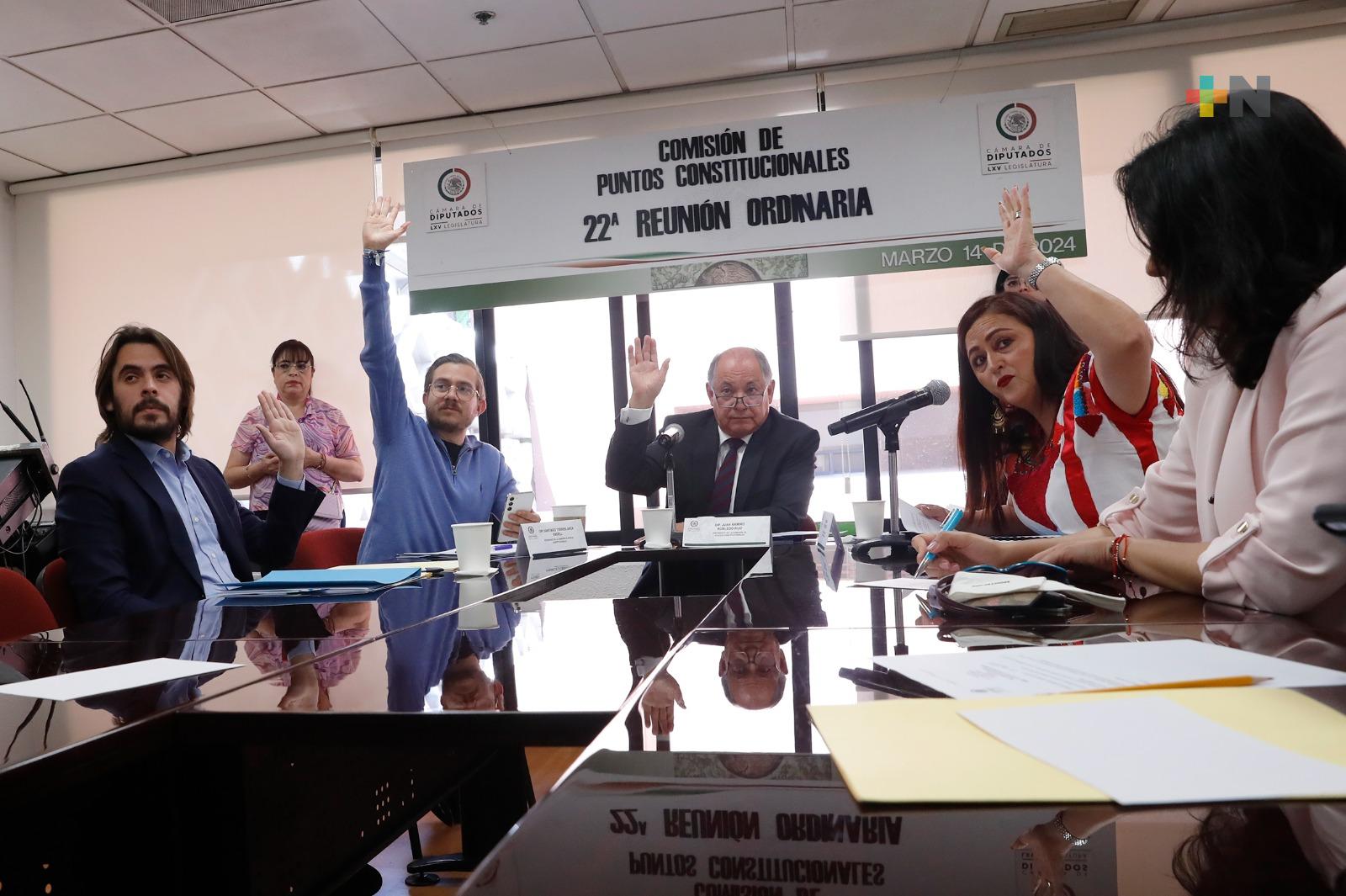 Avala Comisión acuerdo para la discusión interna de las iniciativas de reforma constitucional