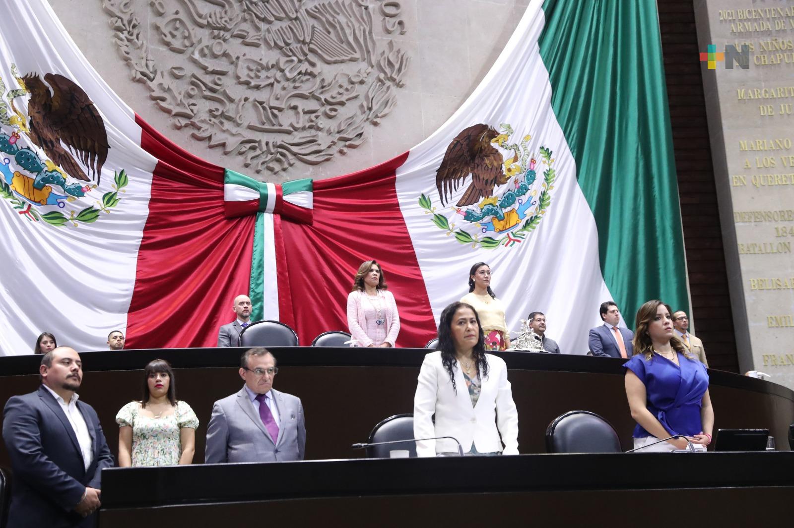 Cámara de Diputados guarda minuto de silencio por fallecimiento de Valentín Reyes López