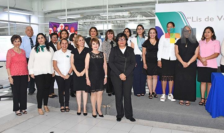 UV Región Veracruz homenajeó a universitarias destacadas