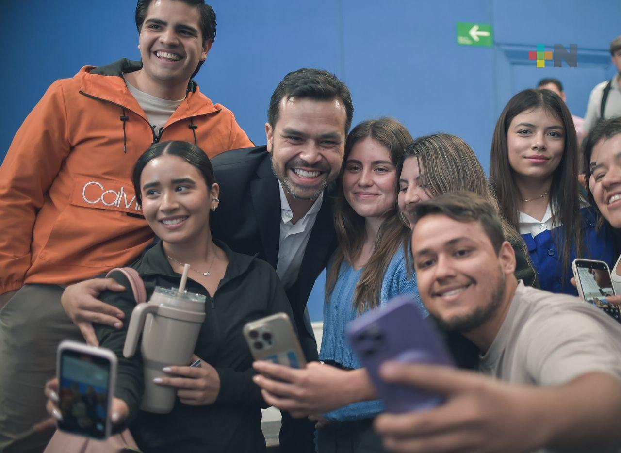 Jorge Álvarez Máynez se reune con estudiantes universitarios del ITESO