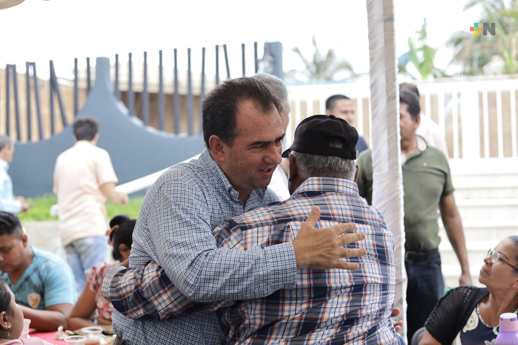 Conmemora Pepe Yunes el Día de la Familia en Anton Lizardo