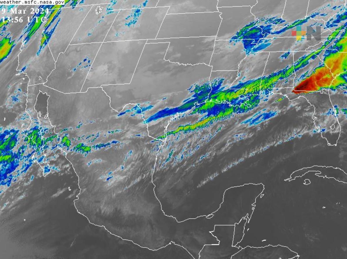 Ambiente cálido, norte en la costa; lloviznas y lluvias en zona montañosa