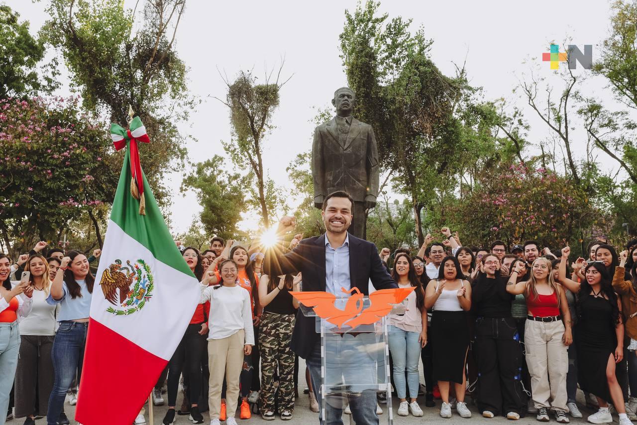 La historia sirve para ver al futuro y no aferrarnos al pasado: Jorge Álvarez Máynez