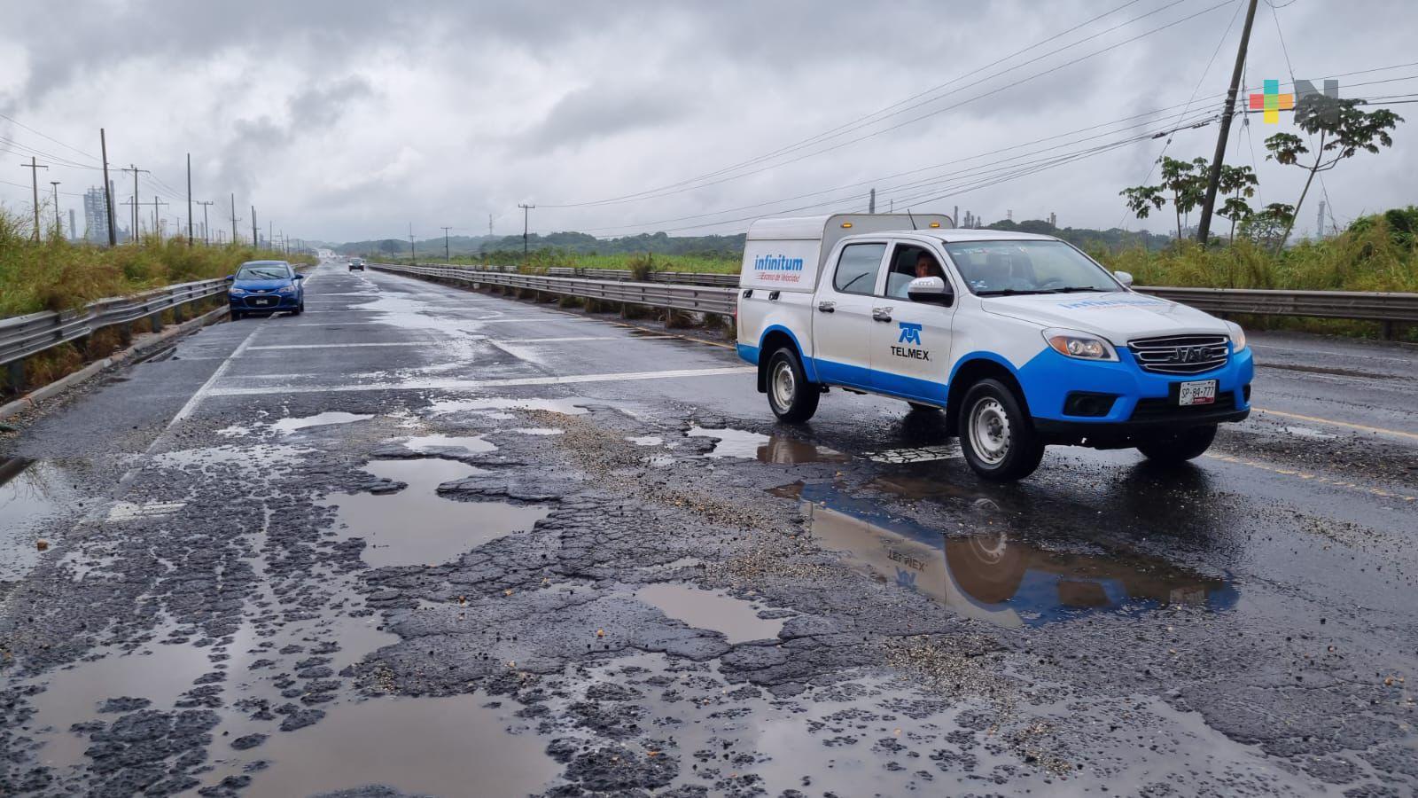 Empresarios del CLAM bachean tramo carretero a Cangrejera en Coatza