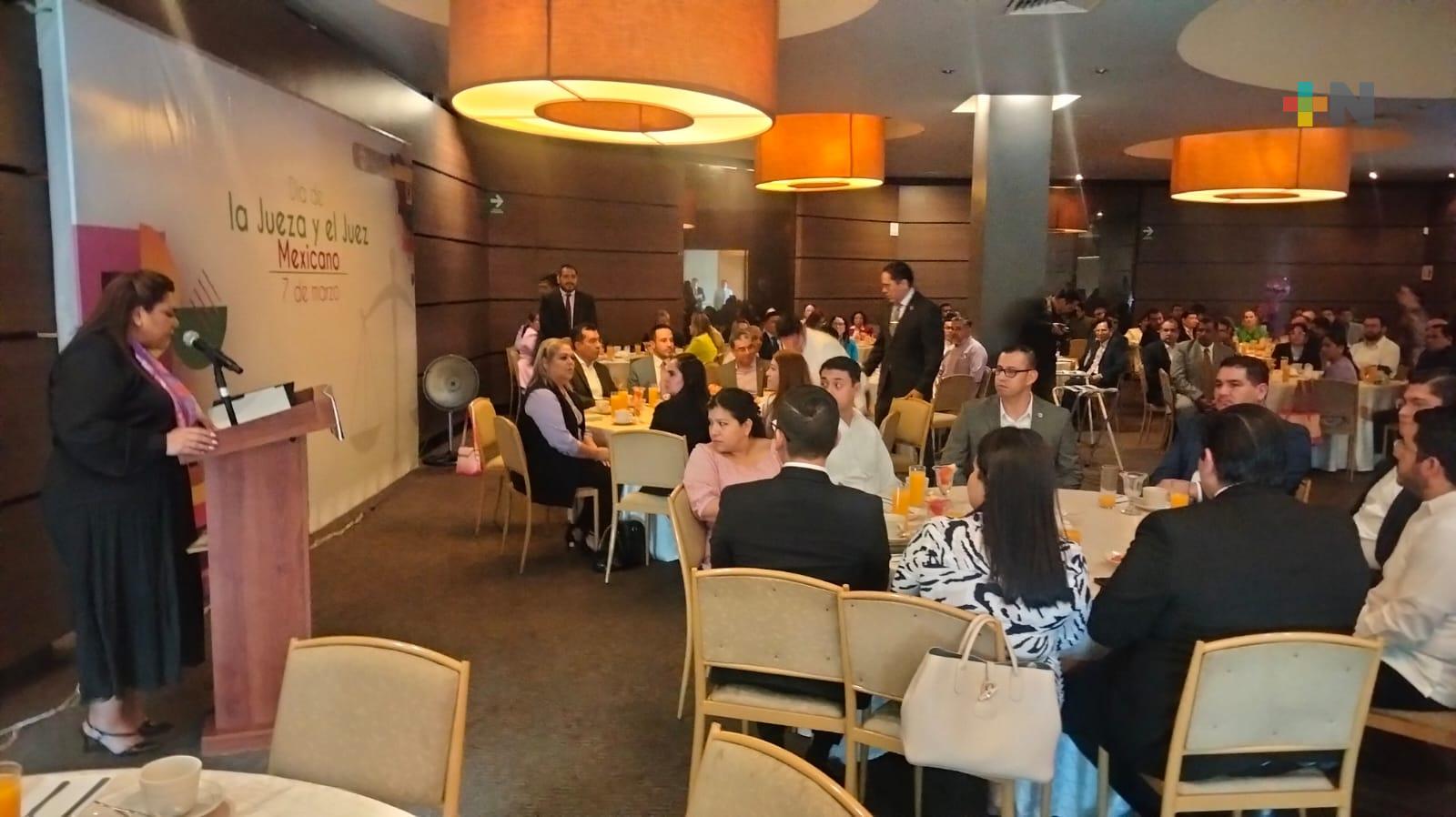 Presidenta del Poder Judicial reconoce a juezas y jueces en su día