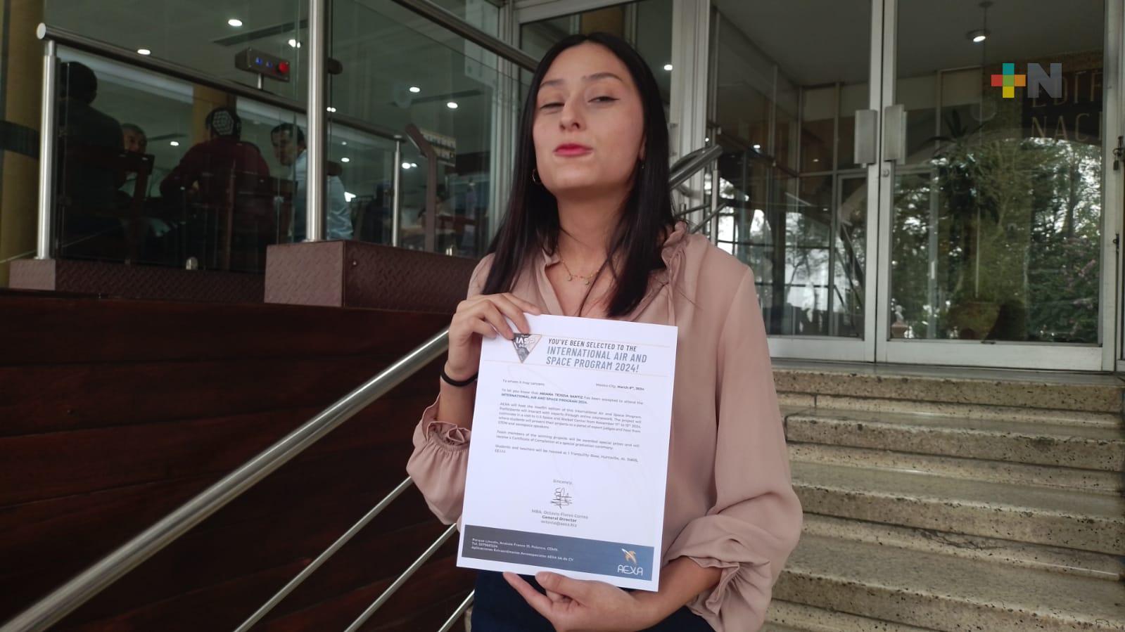 Estudiante xalapeña solicita apoyo de empresarios para asistir al International Air and Space Program