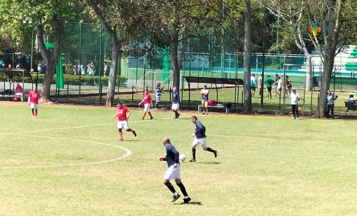 Disputarán semifinales del torneo máster de futbol en Fundación UV